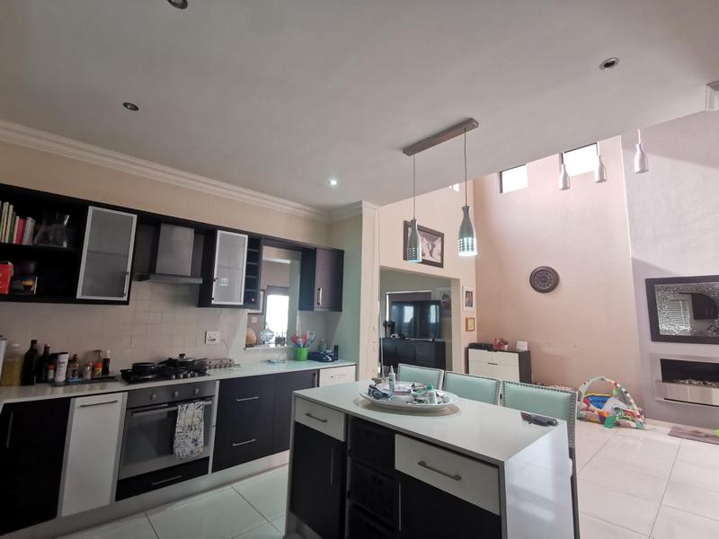 To Let 3 Bedroom Property for Rent in Bloubergrant Western Cape